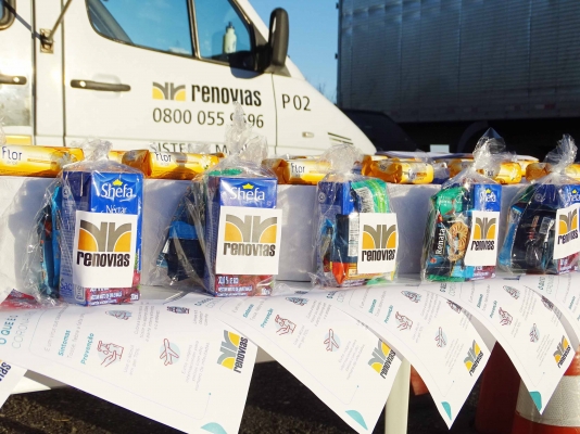 Renovias distribui kits para incentivar e reconhecer a importância dos caminhoneiros