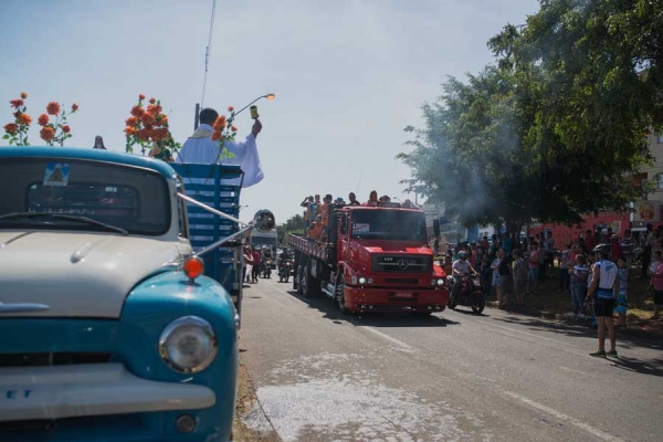 Motoristas benzem veículos dia 22 na igreja Santa Edwiges