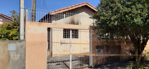 Incêndio causa danos em casa do Itacolomy