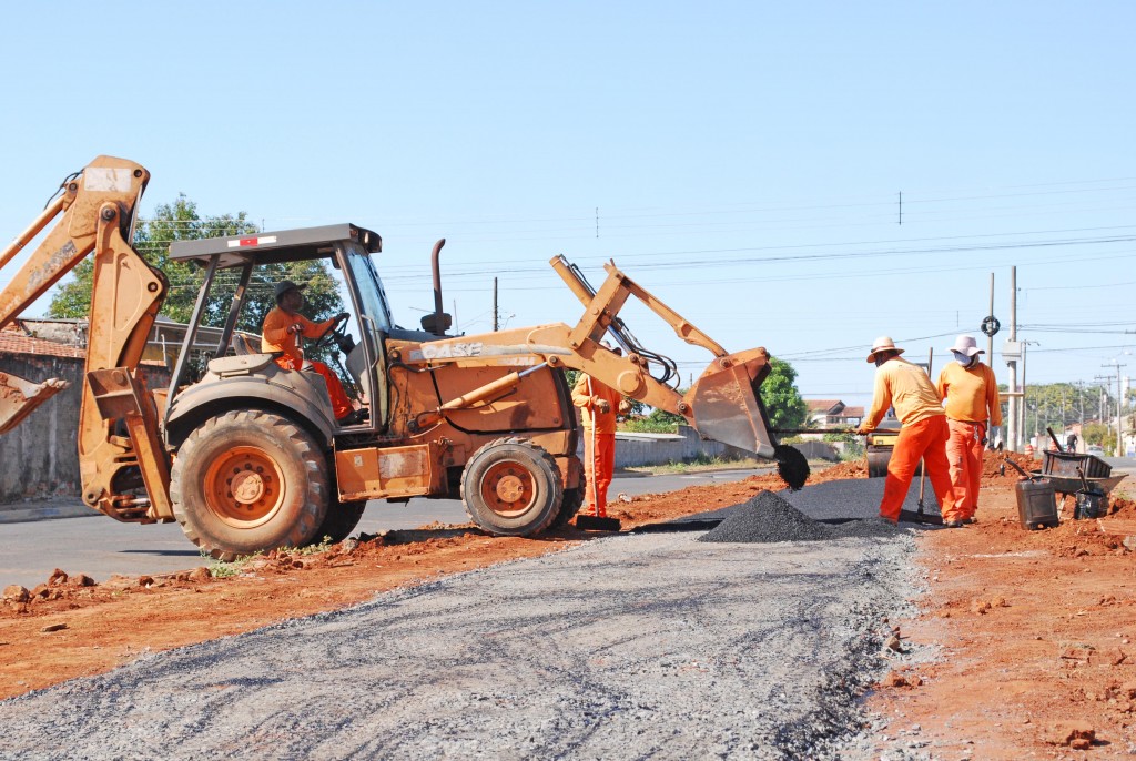 Trecho da Avenida Alíbio que usa recursos municipais seguem com obras