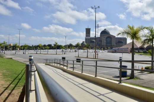 Santuário de Aparecida pede retorno de missas