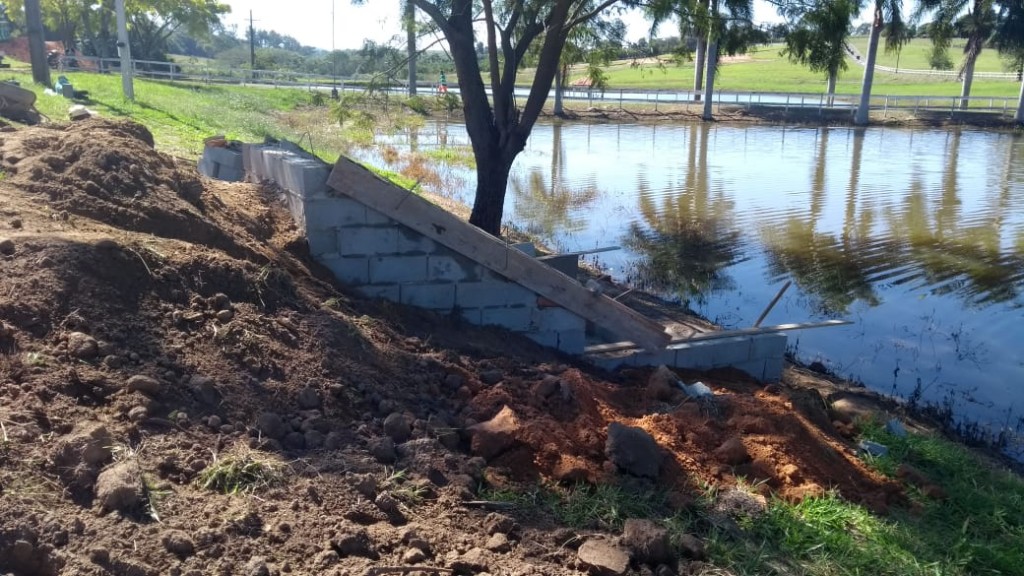 Polícia Ambiental adverte loteamento por obra em área de preservação