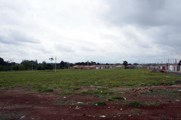 Prefeitura coloca 64 lotes do Jardim Araucária à venda