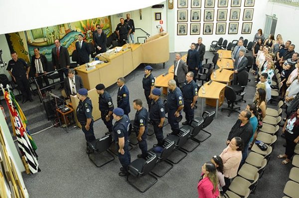 Guardas civis de Mogi Guaçu são homenageados na Câmara Municipal