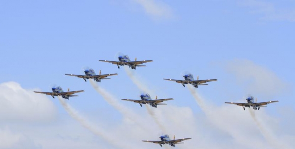Esquadrilha da Fumaça se apresenta em Mogi nas comemorações dos 249 anos