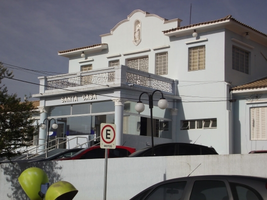 Prefeitura vai ao MP contra suspensão de serviços da Santa Casa