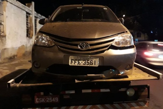PM recupera carro de mulher assaltada 