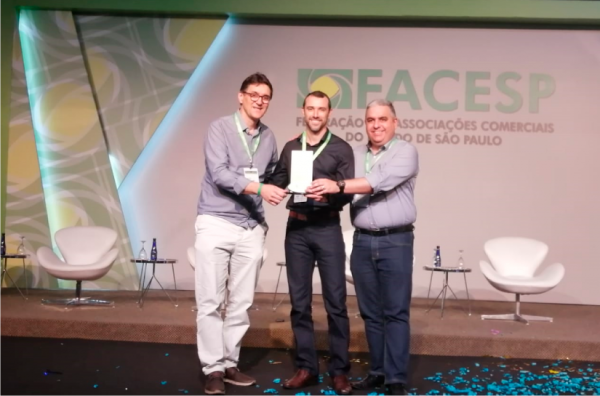 ACIMG conquista prêmio AC Mais categoria Produtos e Serviços para cidades de médio porte