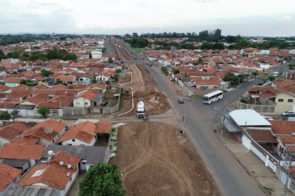 Obras da Avenida Alíbio Caveanha avançam até o bairro Ypê Pinheiros
