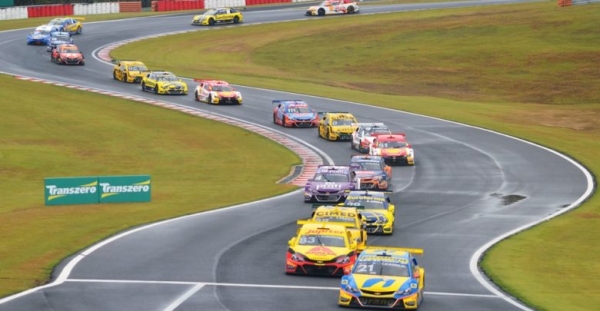 Thiago Camilo e Bruno Baptista vencem a antepenúltima etapa da Stock Car em Mogi Guaçu