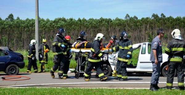 RENOVIAS realizou um simulado na SP-340 de acidente com carga perigosa