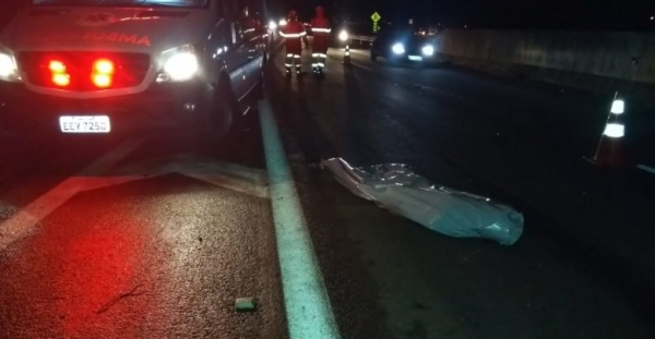 Atropelamento na SP-342 deixa um pedestre morto