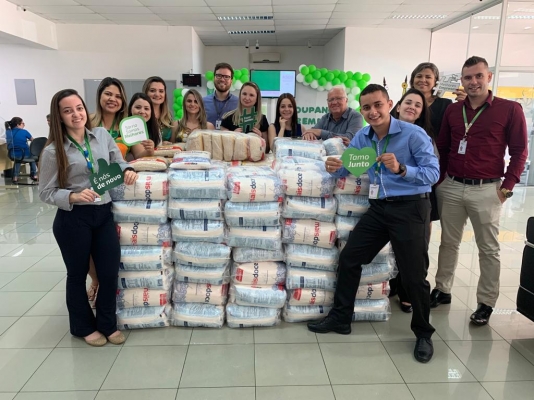 ‘Árvore Solidária’ arrecada alimentos para entidades de Mogi Guaçu