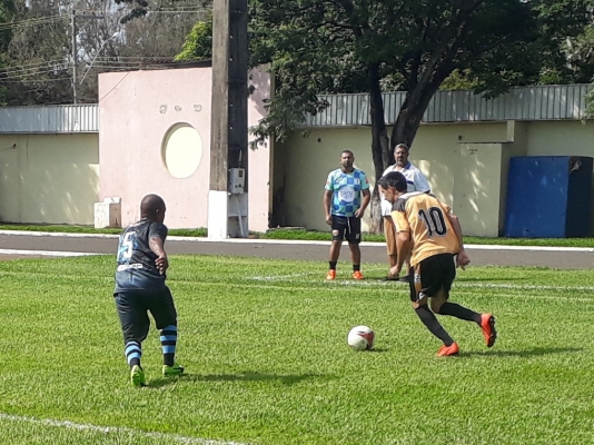 LM Monitoramento e Bandeirante disputam final do Futebol Quarentão no domingo (15)