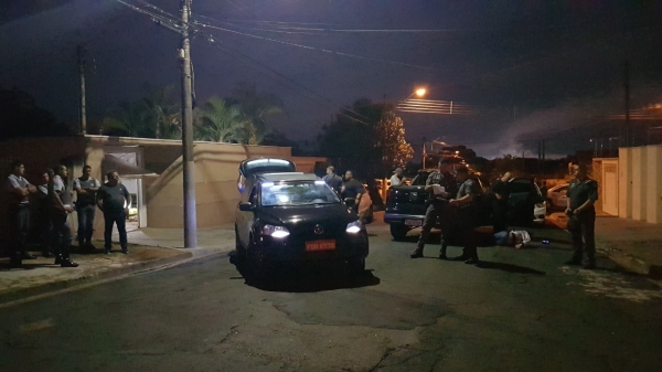PM mata dois bandidos depois de reagir a assalto em Mogi Mirim