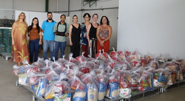 Cestas básicas de Natal são distribuídas pelo Fundo Social e o Banco de Alimentos