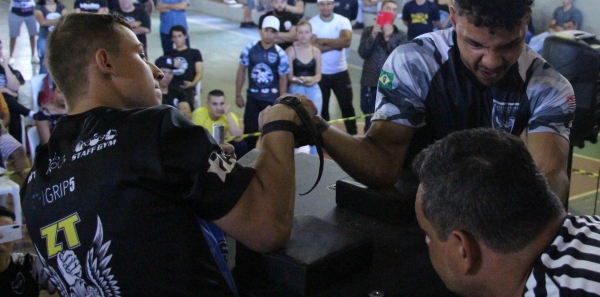 Torneio de Luta de Braço reuniu mais de 100 pessoas em Mogi Mirim