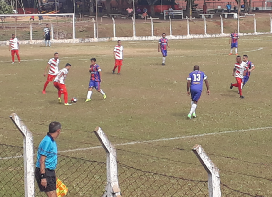 Jogos de ida das semifinais da 1ª Divisão acontecem domingo