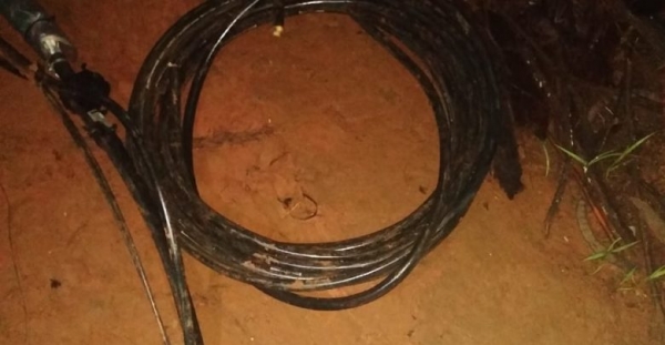 Homem é preso após ser visto furtando fiação telefônica