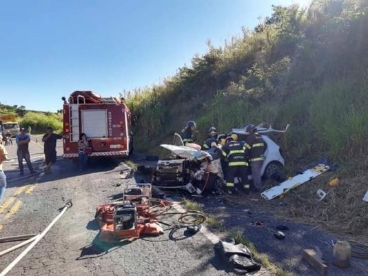 Acidente grave na SP-352 deixa dois feridos