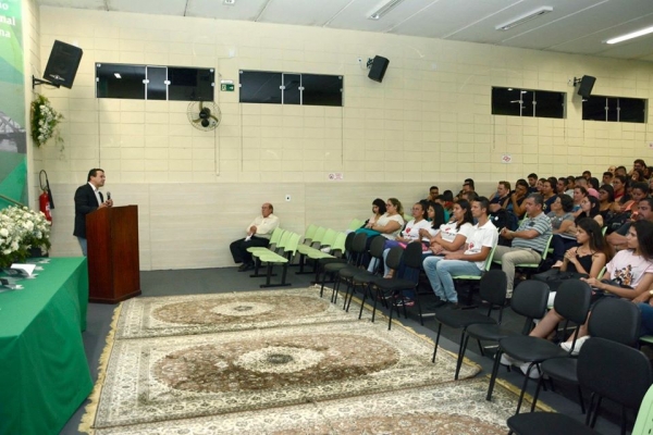 Palestra motivacional precede retomada das aulas do período noturno na Franco Montoro