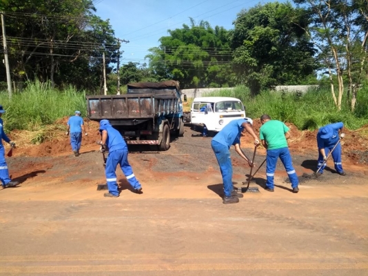 Secretaria de Agricultura prossegue com obras nas estradas em Mogi Mirim