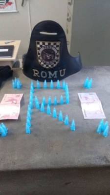 ROMU apreende pinos de cocaína em Mogi Mirim