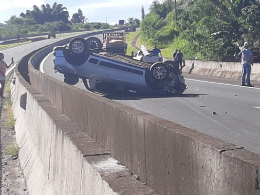 Acidente deixa três feridos na SP-147 em Itapira