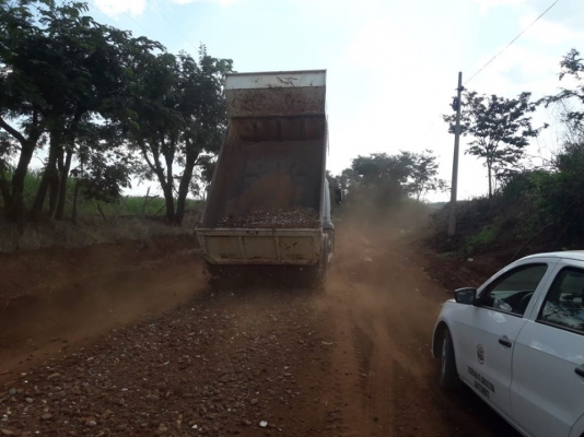 Estrada Velha que liga Mogi Mirim até Itapira recebe manutenção durante fim de semana