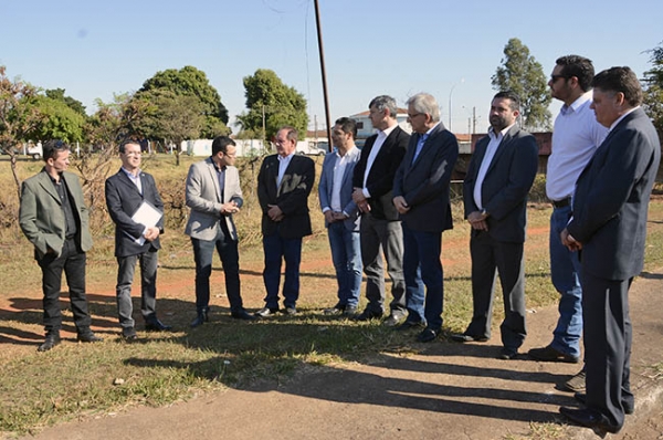 Prefeito de Mogi Guaçu apresenta projeto em ramal ferroviário