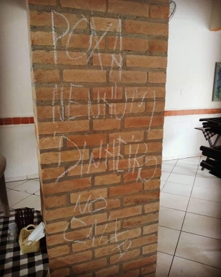 Bandido furta restaurante e deixa 