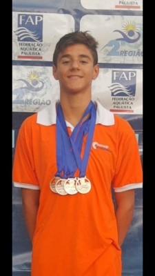 Nadador Léo Dias comemora primeiro bom resultado do ano e segue treinando firme 
