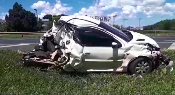Acidente grave na SP-340 deixa duas pessoas feridas